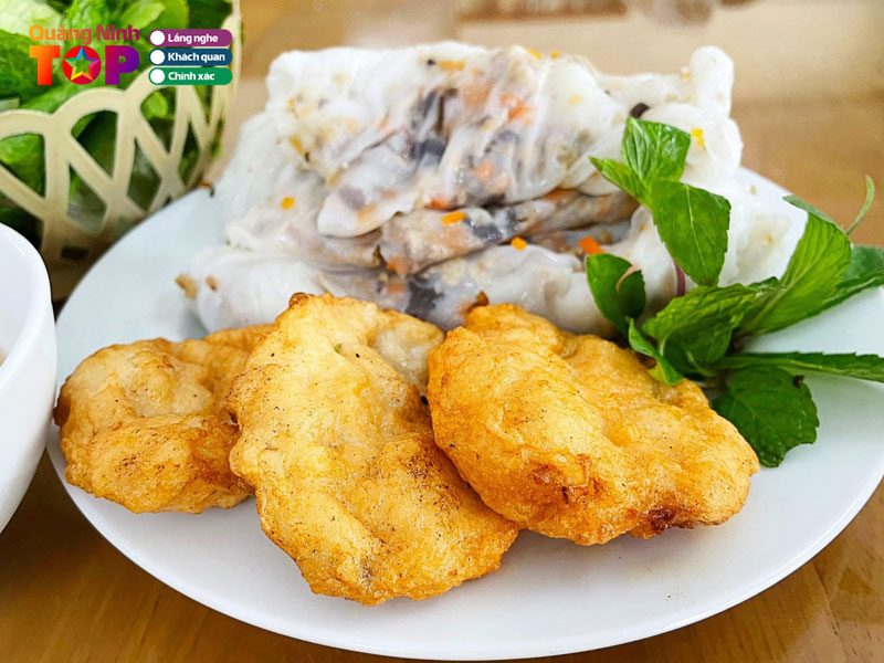 Banh-cuon-cha-muc-quangninhtoplist