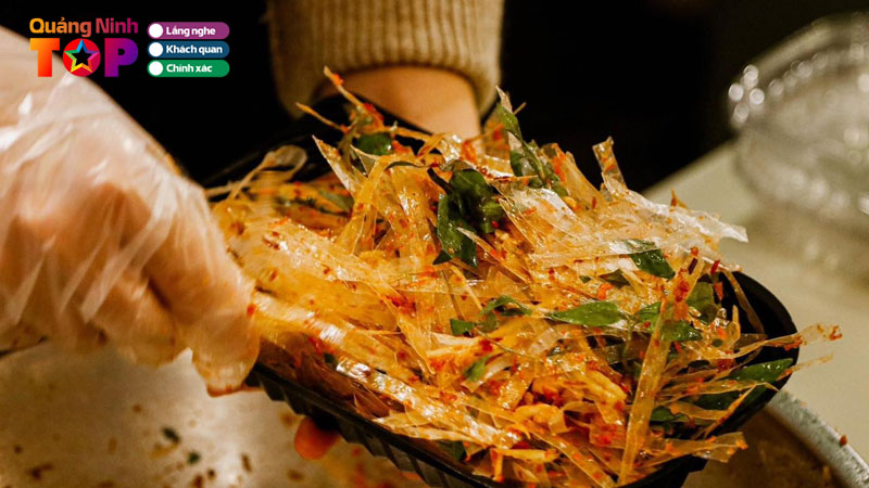 Top-5-dia-chi-ban-banh-trang-tron-tai-quang-ninh-an-la-ghien-quangninhtoplist