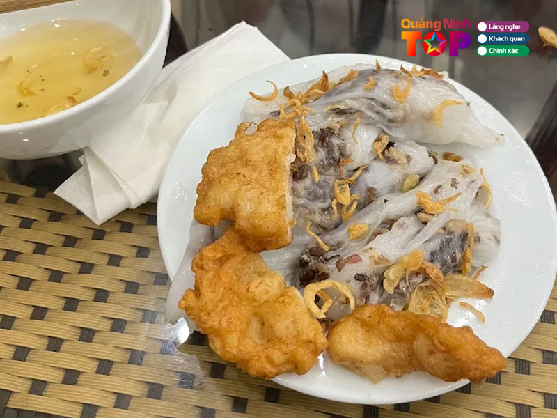 Banh-cuon-cha-muc-hong-dung-quangninhtoplist