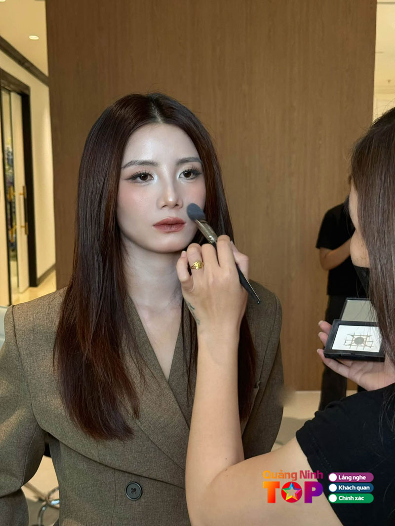 Cao-Makeup-Ket-Hop-Dao-Tao-Va-Dich-Vu-De-Dap-Ung-Nhung-Nhu-Cau-Khac-Nhau-Quangninhtoplist