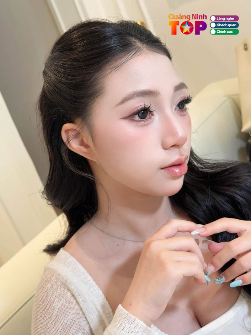 Cao-Makeup-Va-Dinh-Huong-Dong-Hanh-Cung-Nhu-Cau-Lam-Dep-Ca-Nhan-Quangninhtoplist